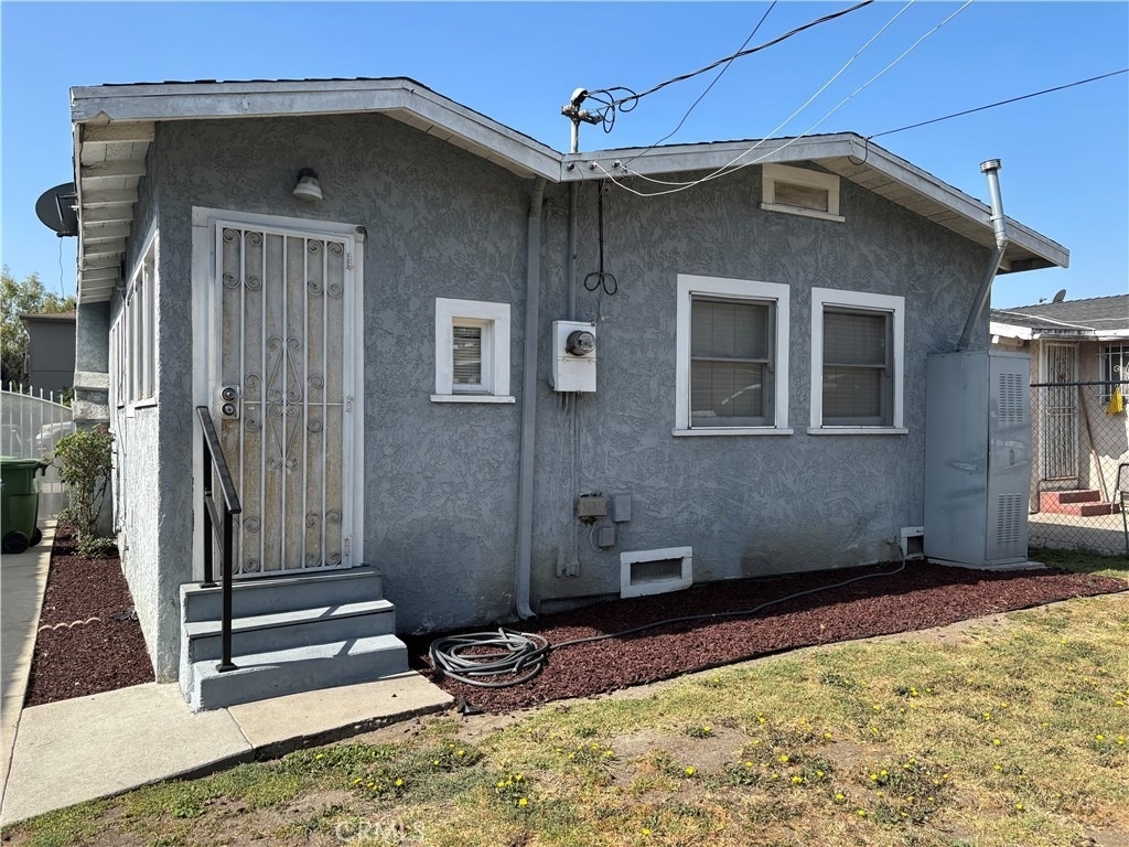 323 W 82nd Street - Photo 18