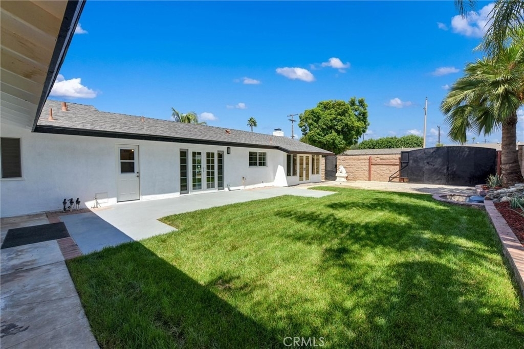 629 S Yorba - Photo 20