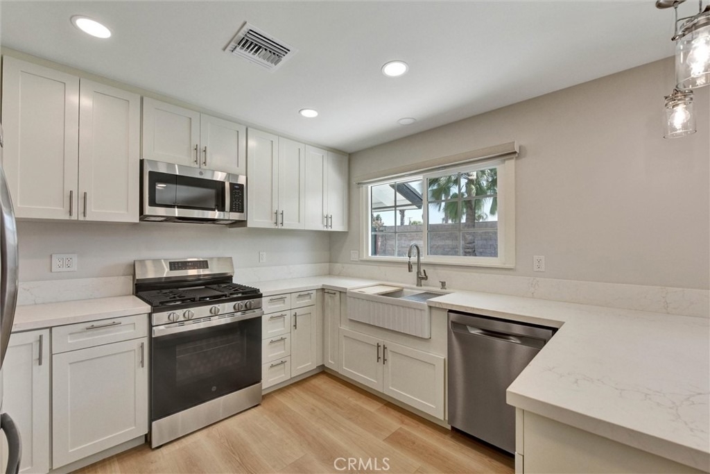 629 S Yorba - Photo 2