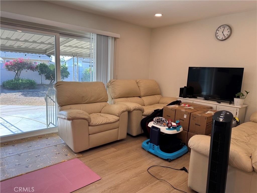 309 Russell - Photo 2