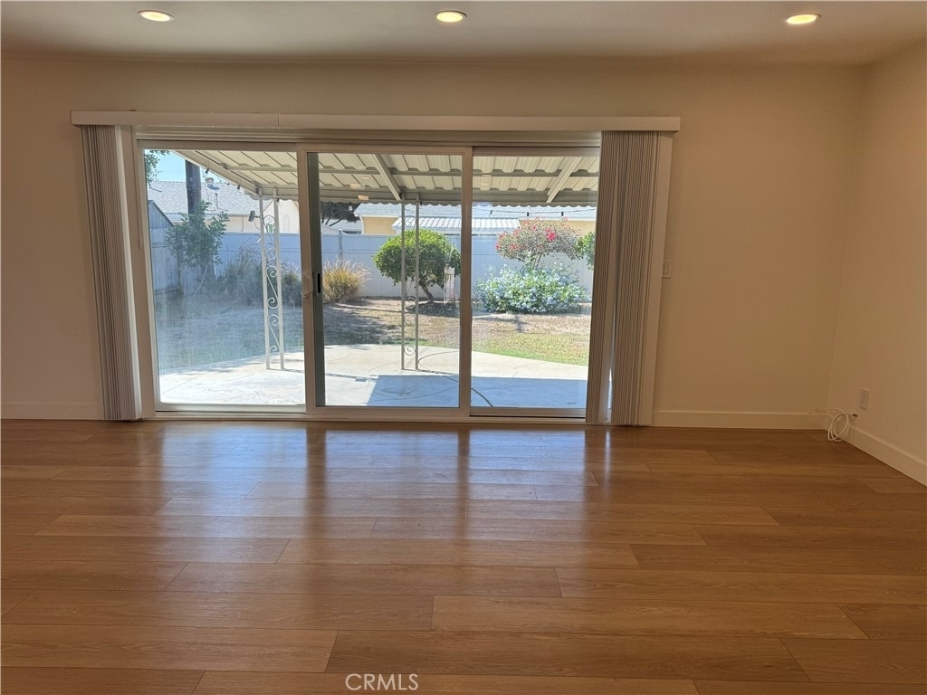 309 Russell - Photo 3