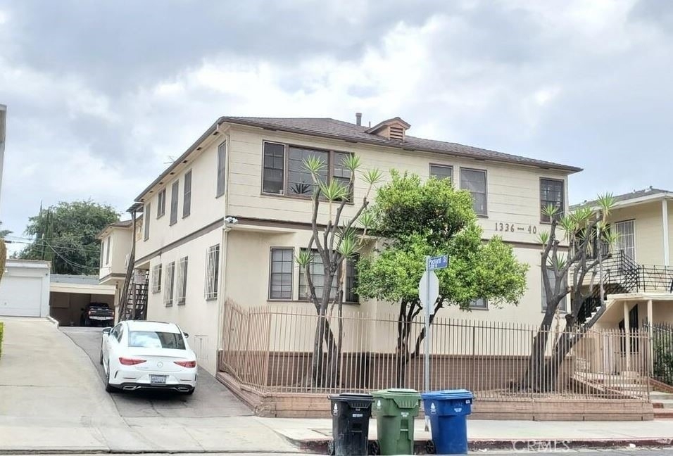 1338 1/2 S Cochran Avenue - Photo 5