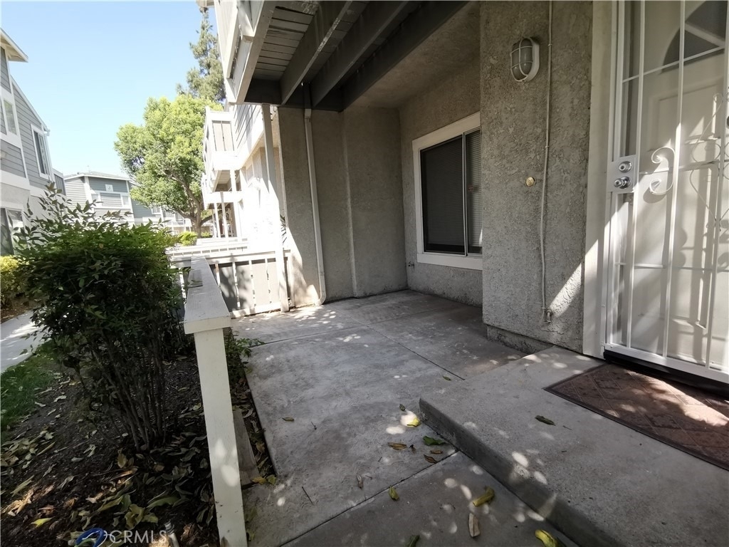 926 W Philadelphia Street - Photo 2