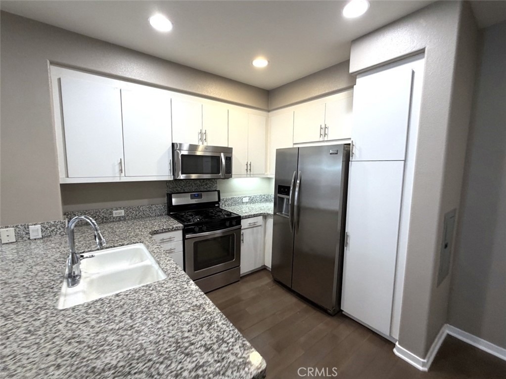 16674 Bellflower Boulevard - Photo 11