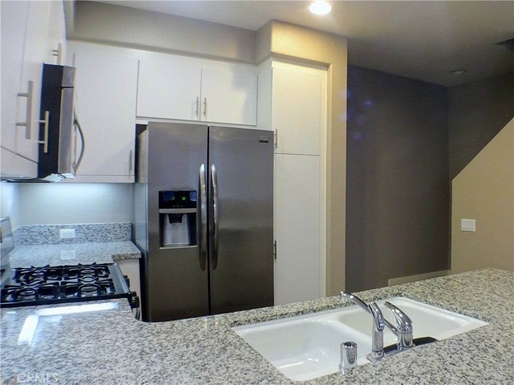 16674 Bellflower Boulevard - Photo 12