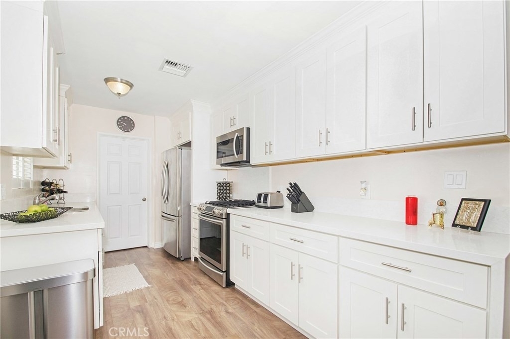 1007 S Cedar Avenue - Photo 5