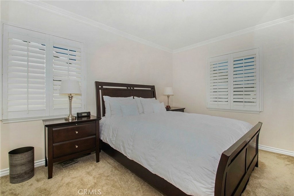 1007 S Cedar Avenue - Photo 6