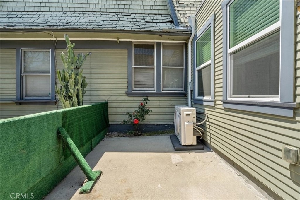 602 Douglas Street - Photo 25