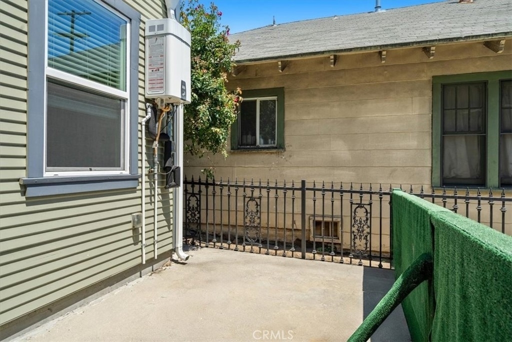 602 Douglas Street - Photo 24