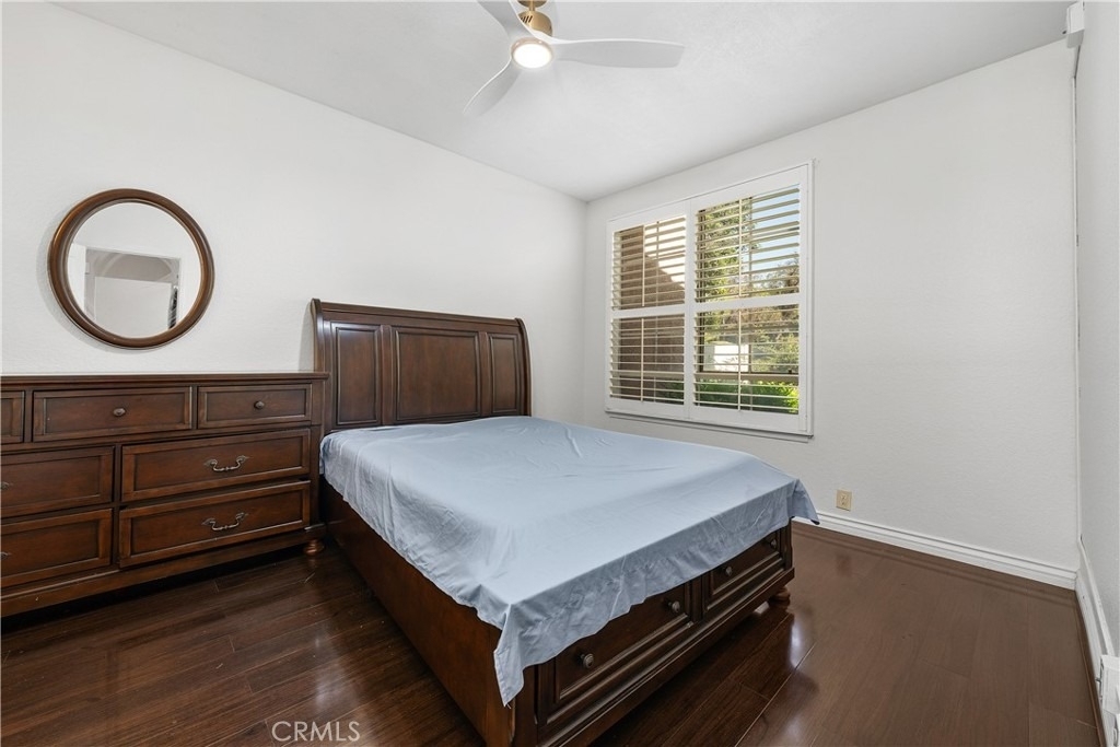 9 Silktassel - Photo 18