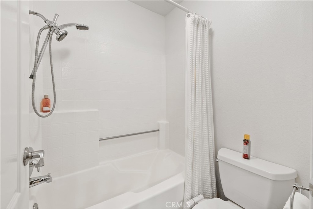 9 Silktassel - Photo 14