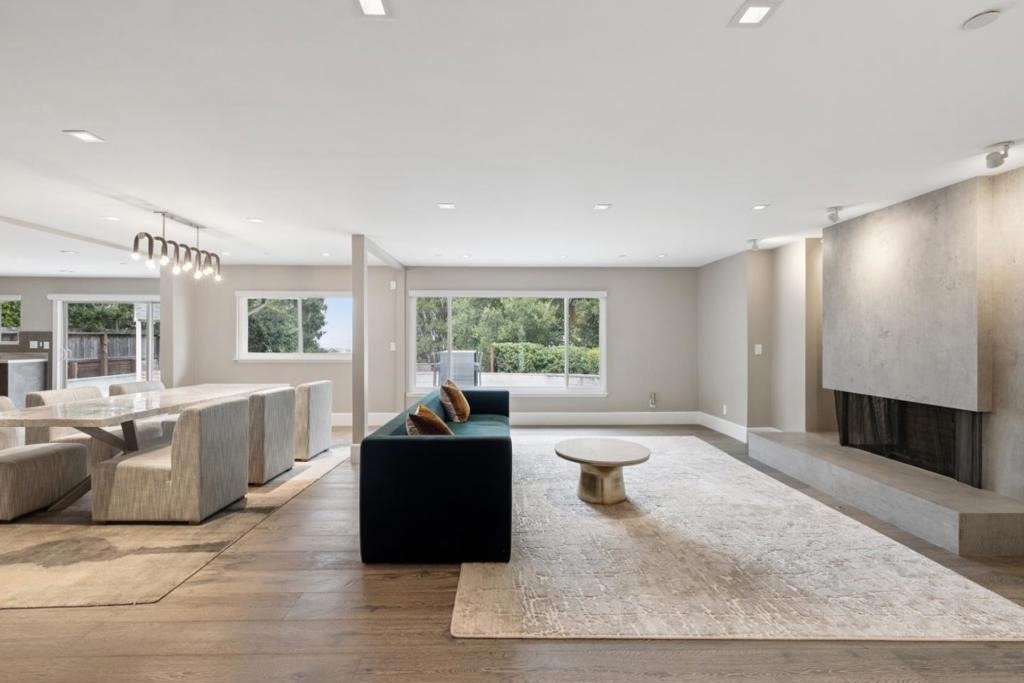 1818 Loyola Drive - Photo 4