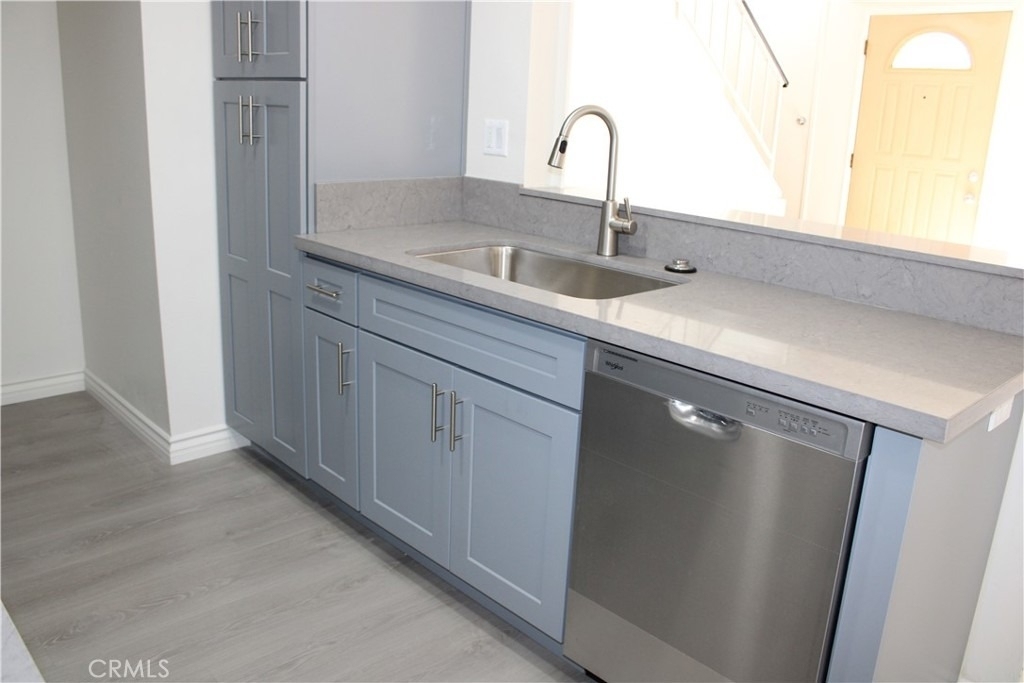 260 E Beverly Boulevard - Photo 4