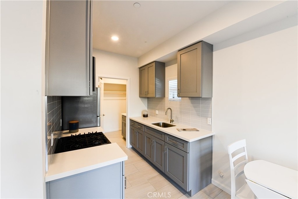 15814 S Vermont Avenue - Photo 2