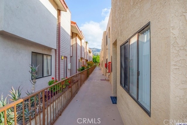 330 Cameron Place - Photo 3