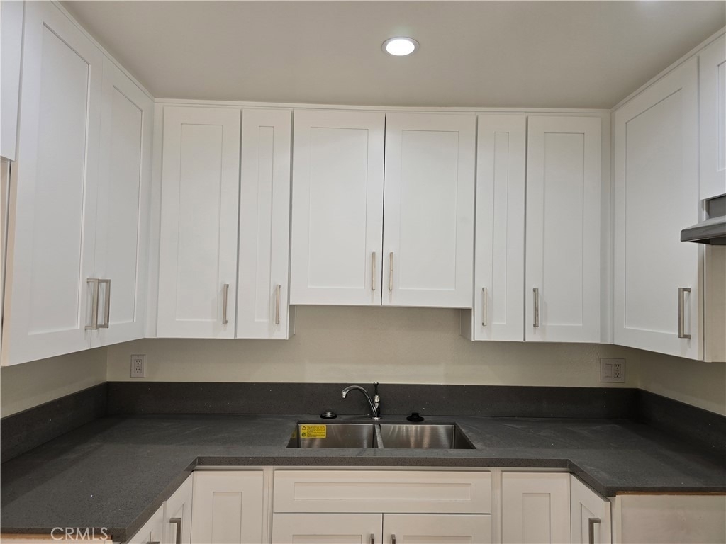 330 Cameron Place - Photo 7
