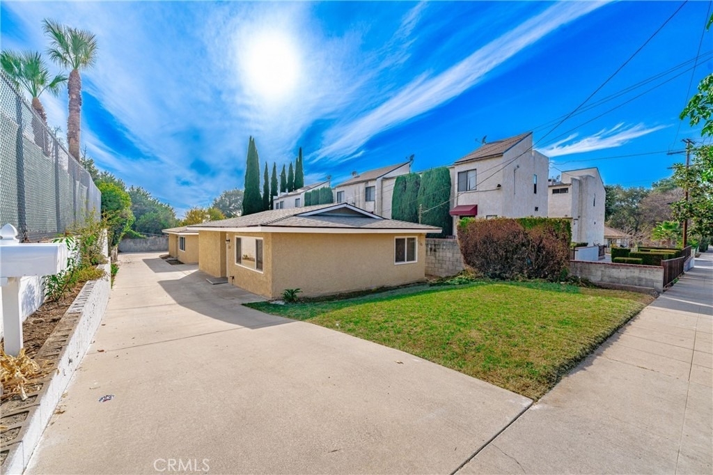 230 Pepper Street - Photo 0