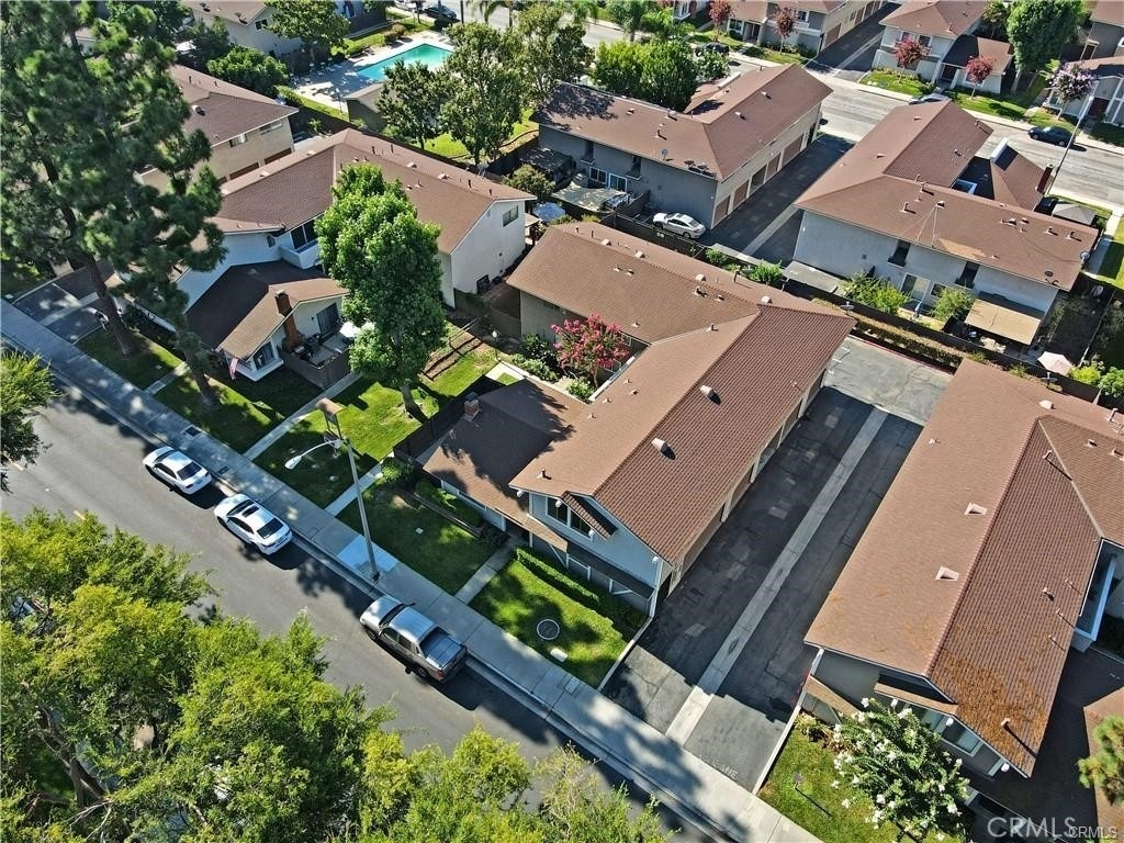 254 W Grove Street - Photo 2