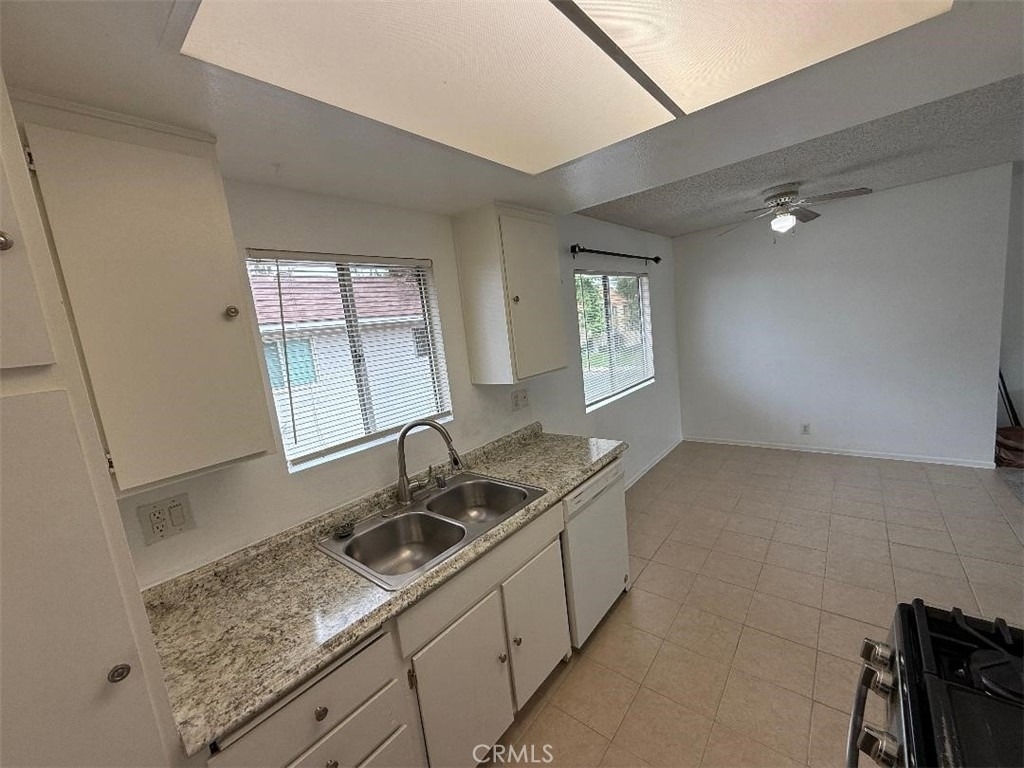 254 W Grove Street - Photo 8