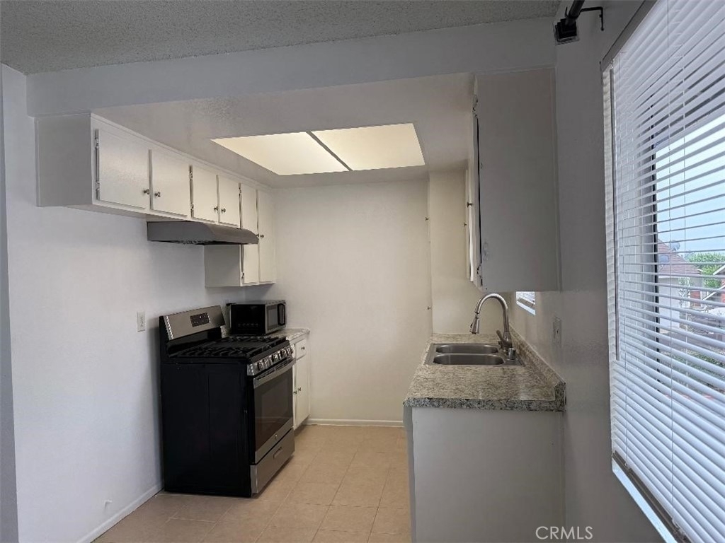 254 W Grove Street - Photo 10