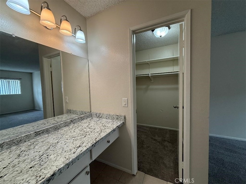 254 W Grove Street - Photo 18