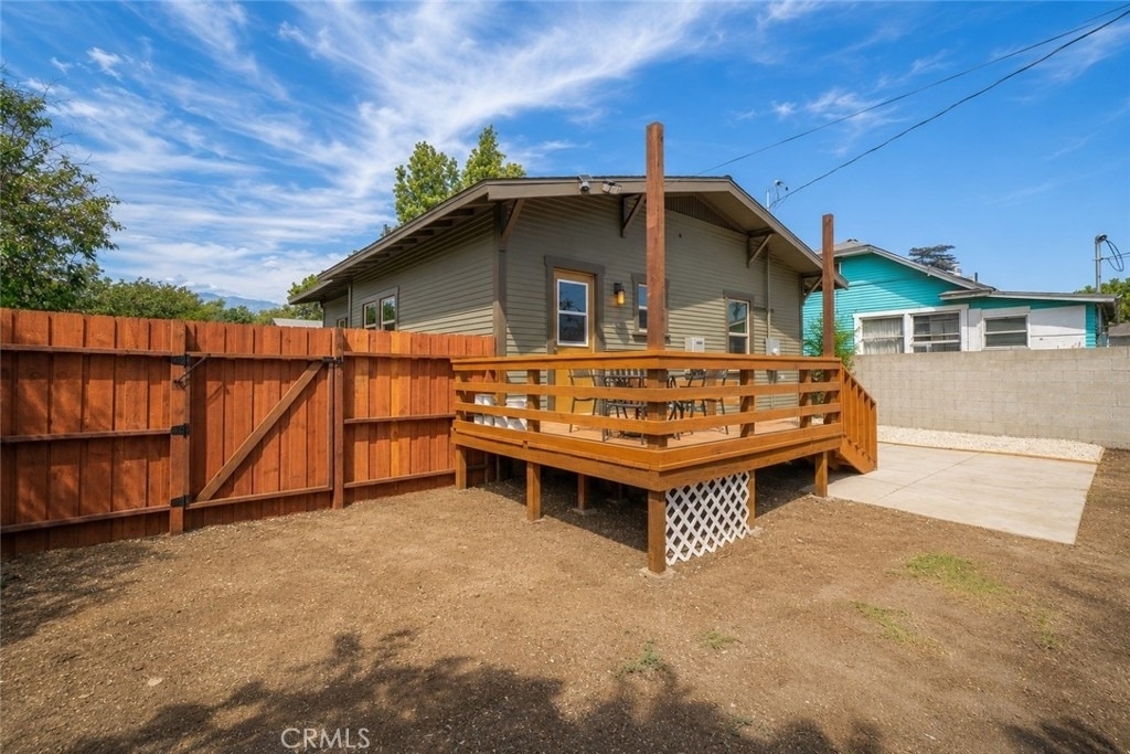 524 E D Street - Photo 18