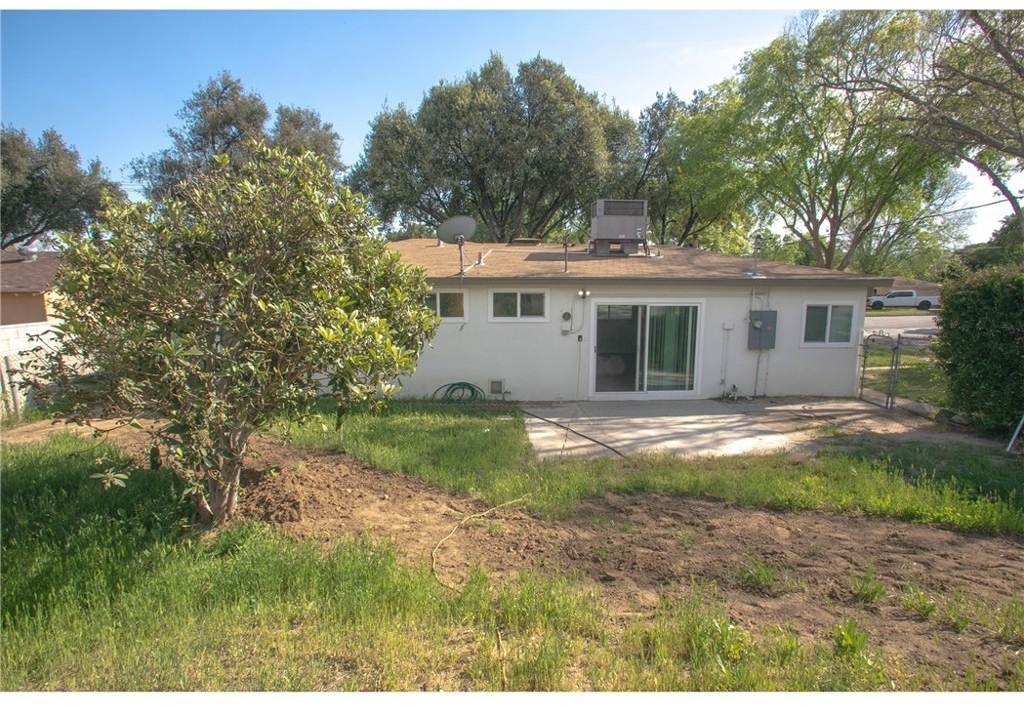 496 W 48th - Photo 22