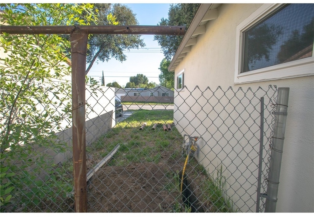 496 W 48th - Photo 24