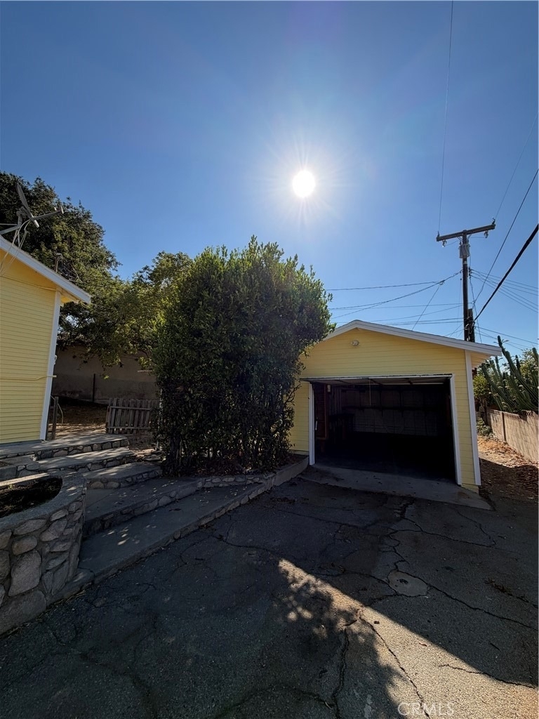 2704 Mayfield Avenue - Photo 12