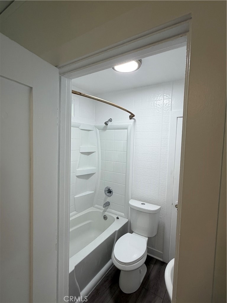 2704 Mayfield Avenue - Photo 6