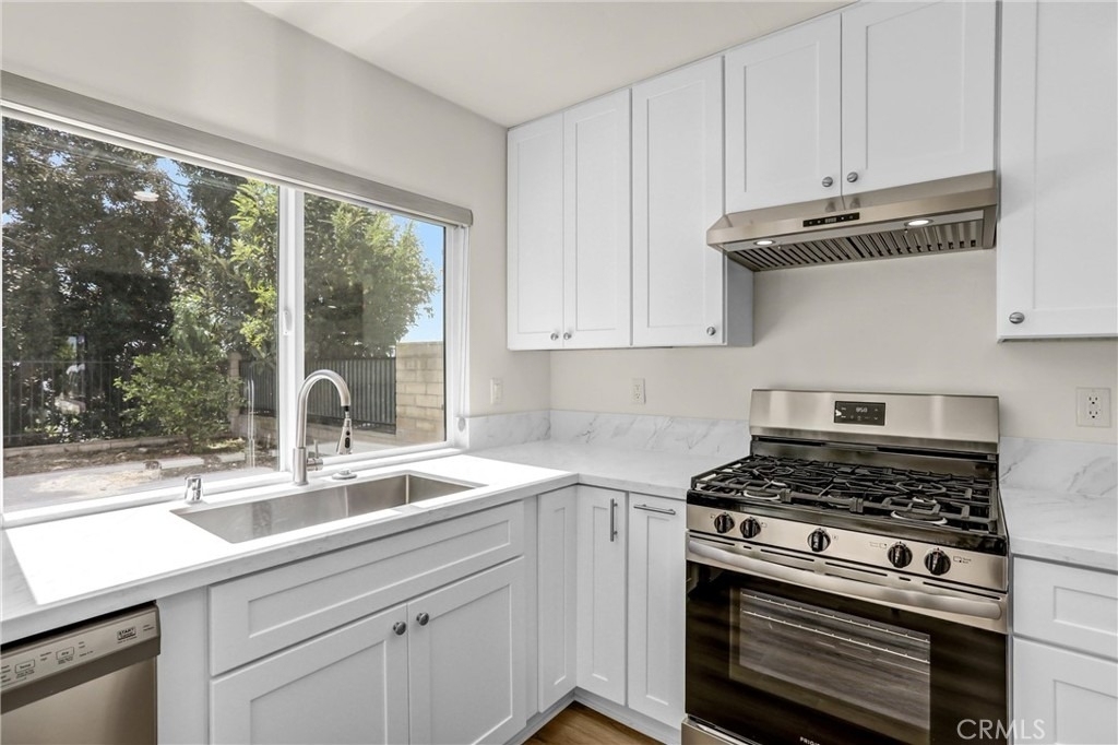 452 Vista Del Norte - Photo 7
