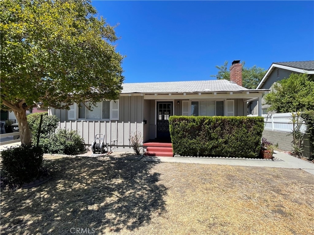 733 W Oceanview Avenue - Photo 0