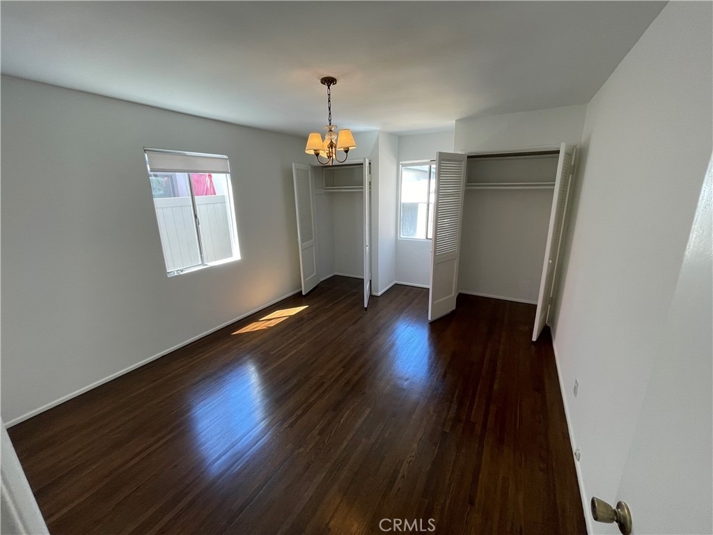733 W Oceanview Avenue - Photo 9