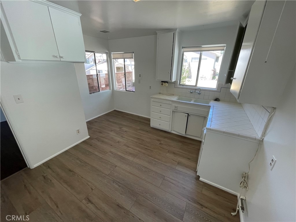 733 W Oceanview Avenue - Photo 6