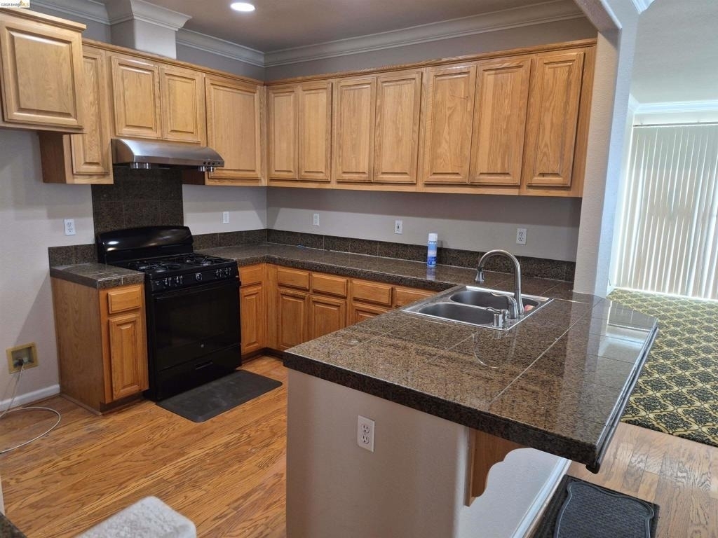 4127 Cherry Point Ct - Photo 3