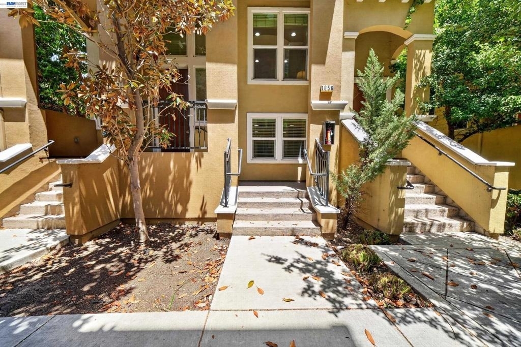 1656 Lee Way - Photo 4