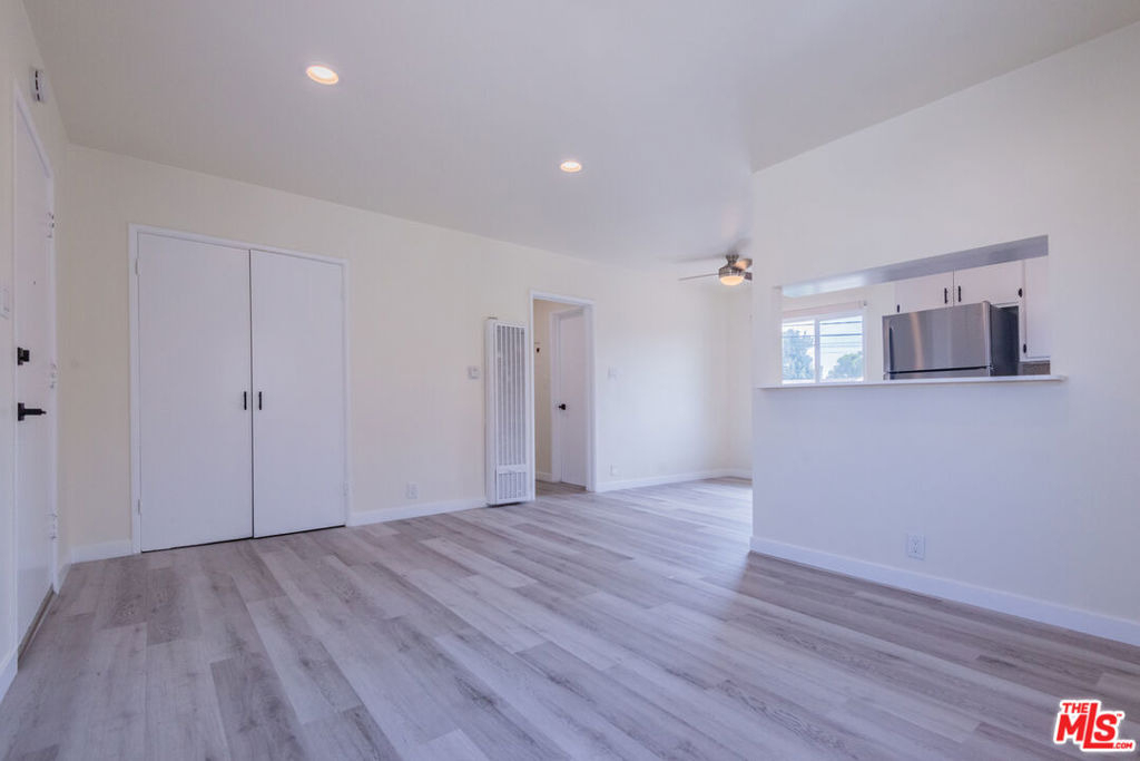 2107 Pullman - Photo 3