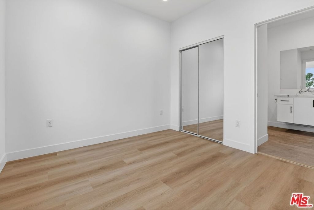 11446 Oxnard Street - Photo 11