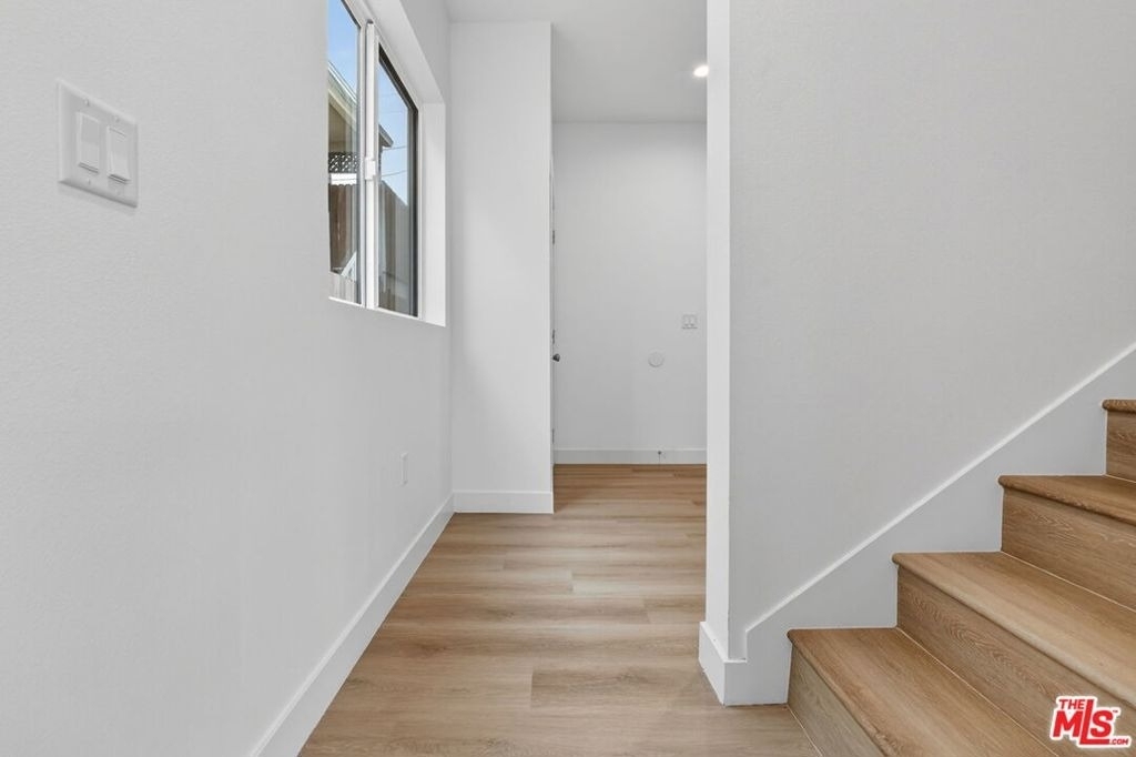 11446 Oxnard Street - Photo 18