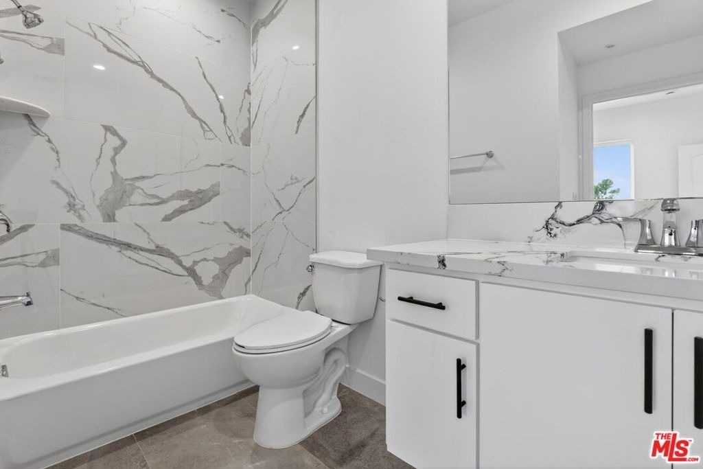 11446 Oxnard Street - Photo 12
