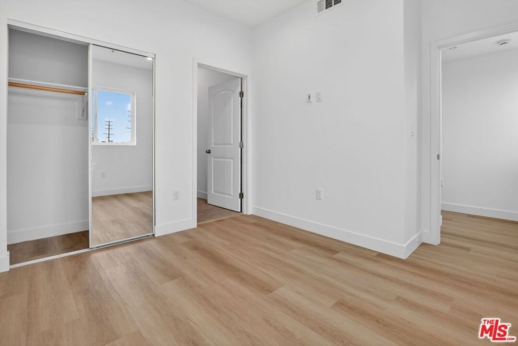 11446 Oxnard Street - Photo 7