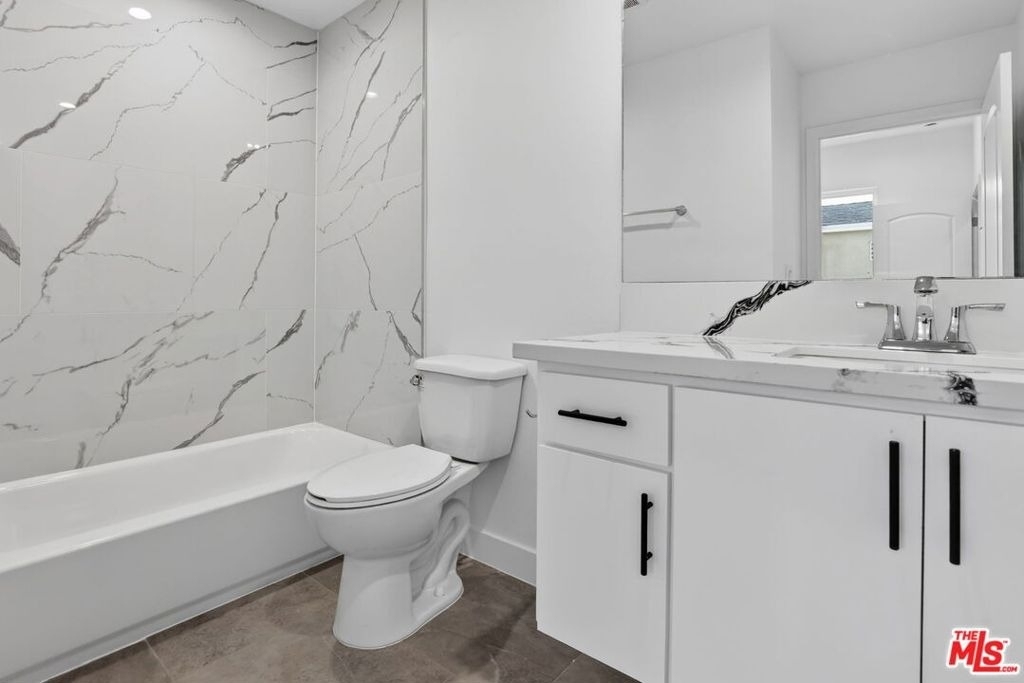 11446 Oxnard Street - Photo 27