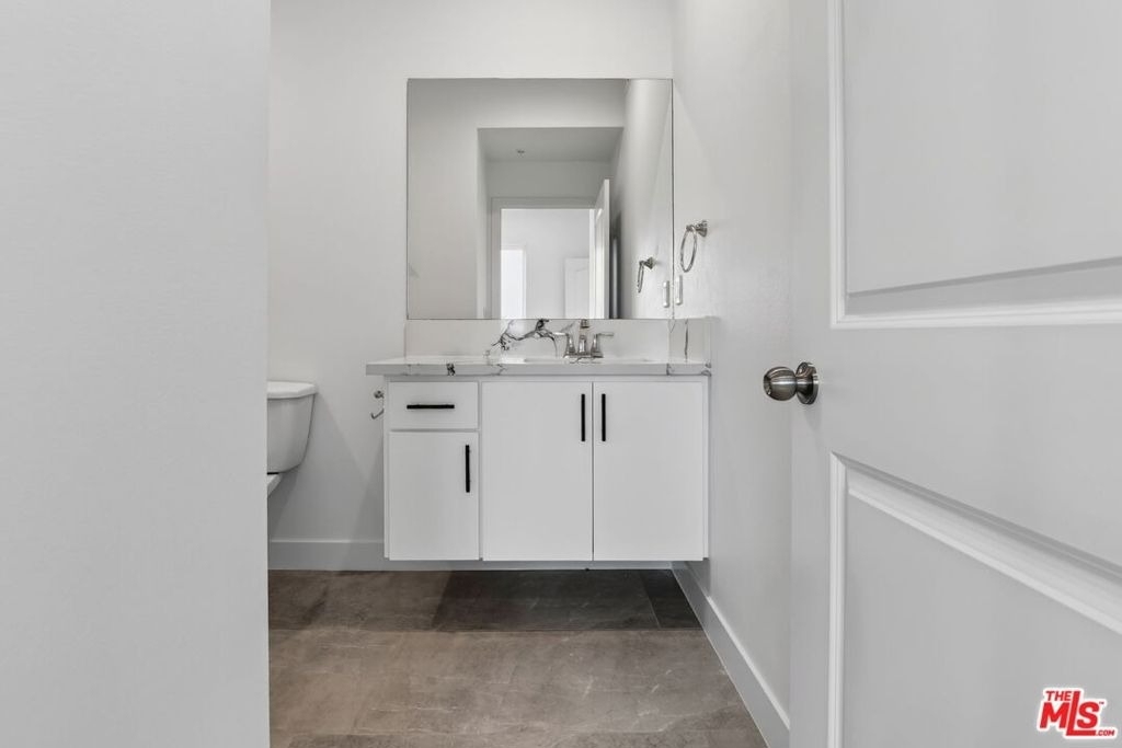 11446 Oxnard Street - Photo 8