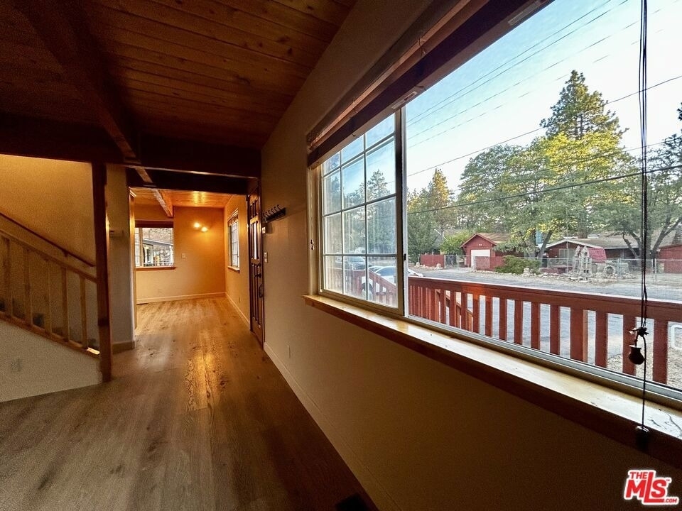 525 Santa Barbara Avenue - Photo 2