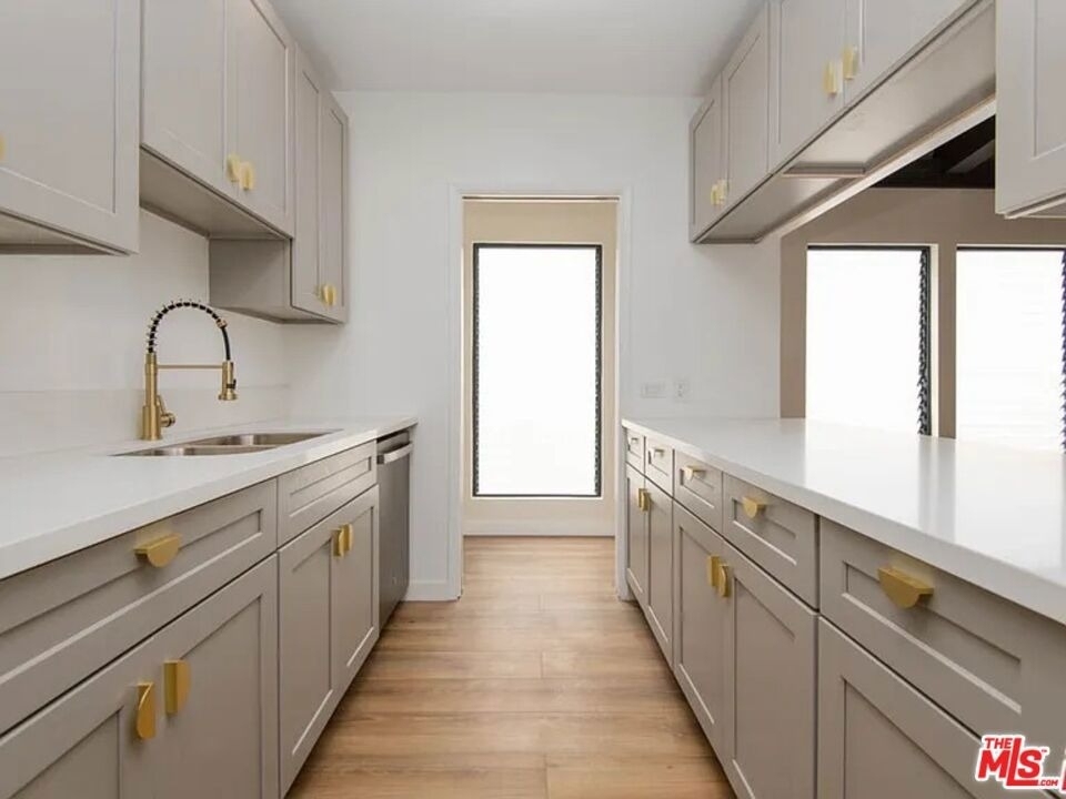 2819 Pacific View Trail - Photo 8