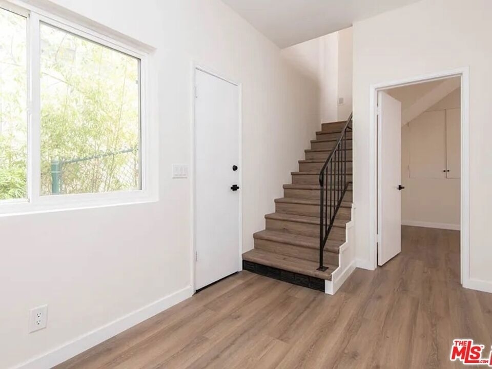 2819 Pacific View Trail - Photo 11