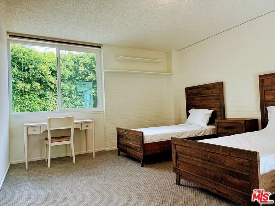 540 Kelton Avenue - Photo 7