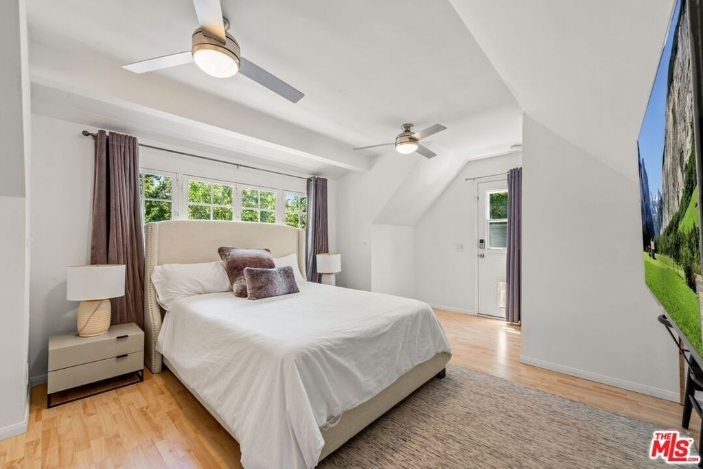 23057 Sylvan Street - Photo 14