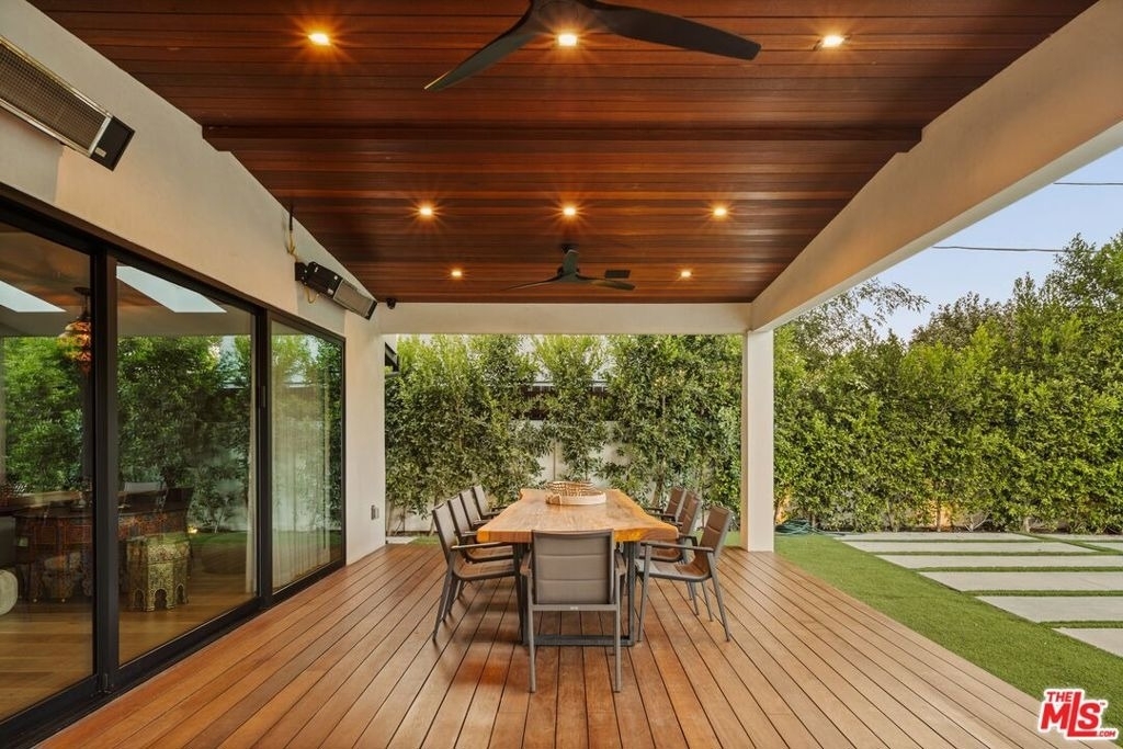 23283 Erwin Street - Photo 29