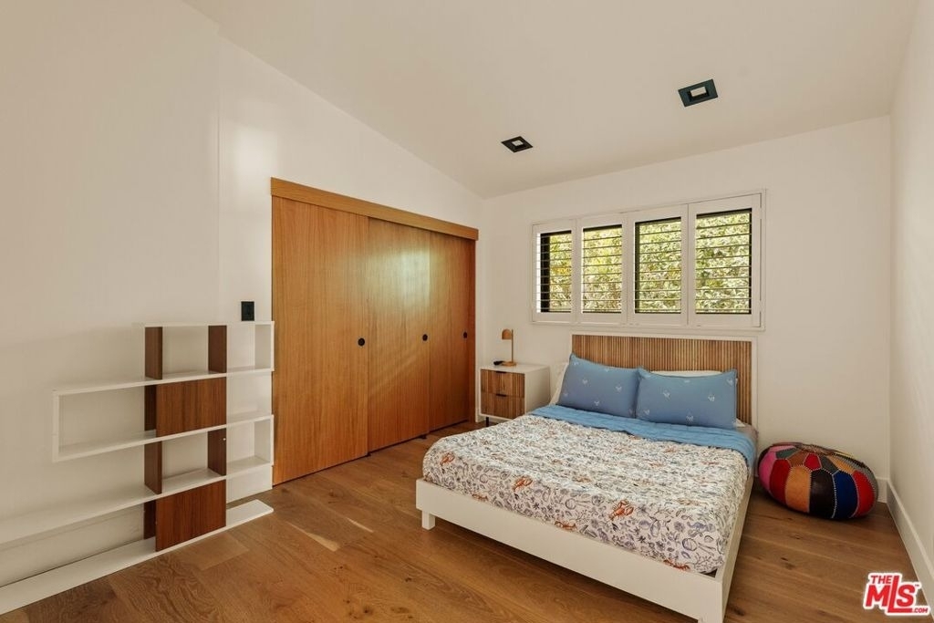 23283 Erwin Street - Photo 27